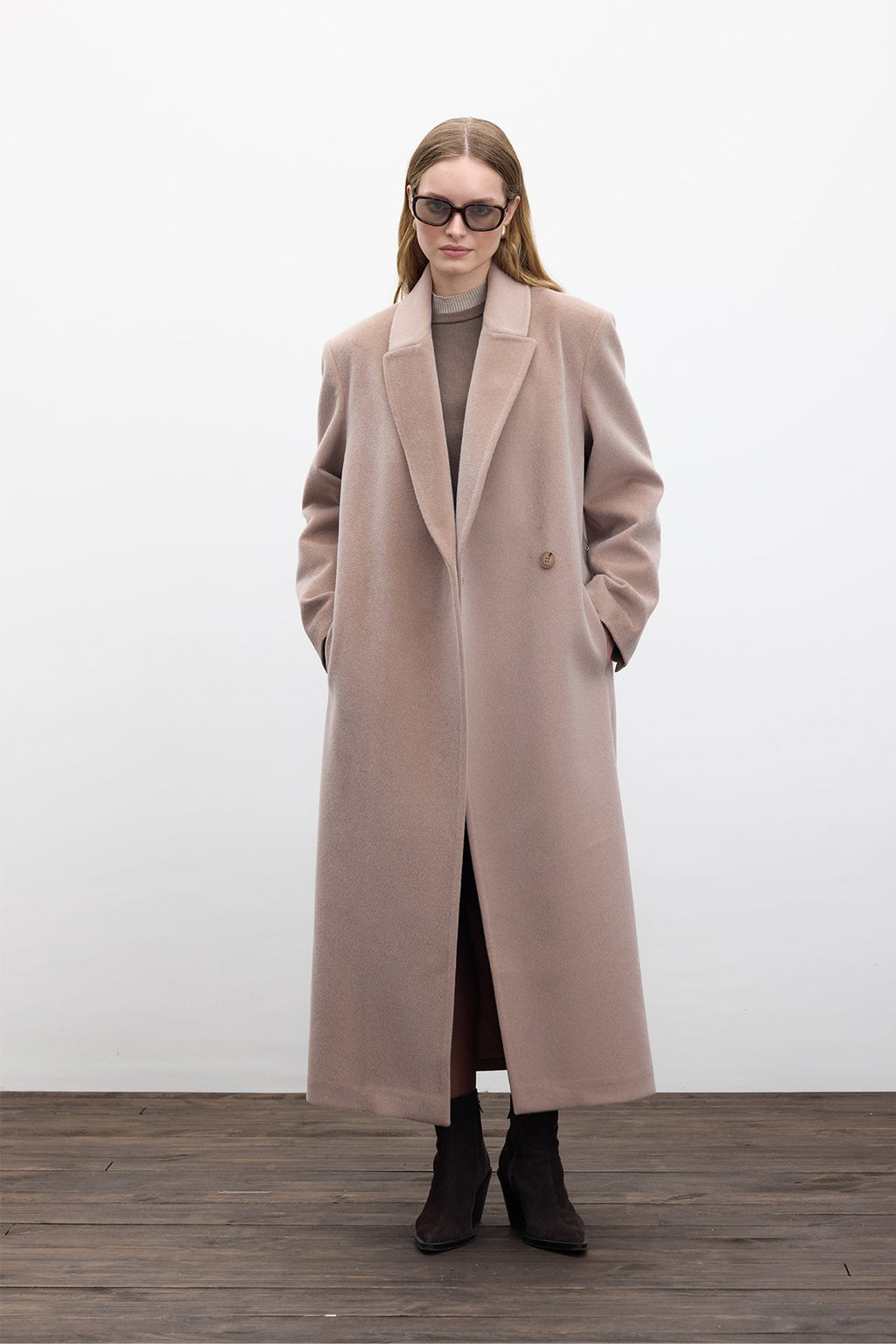 Belted long cachet coat mink
