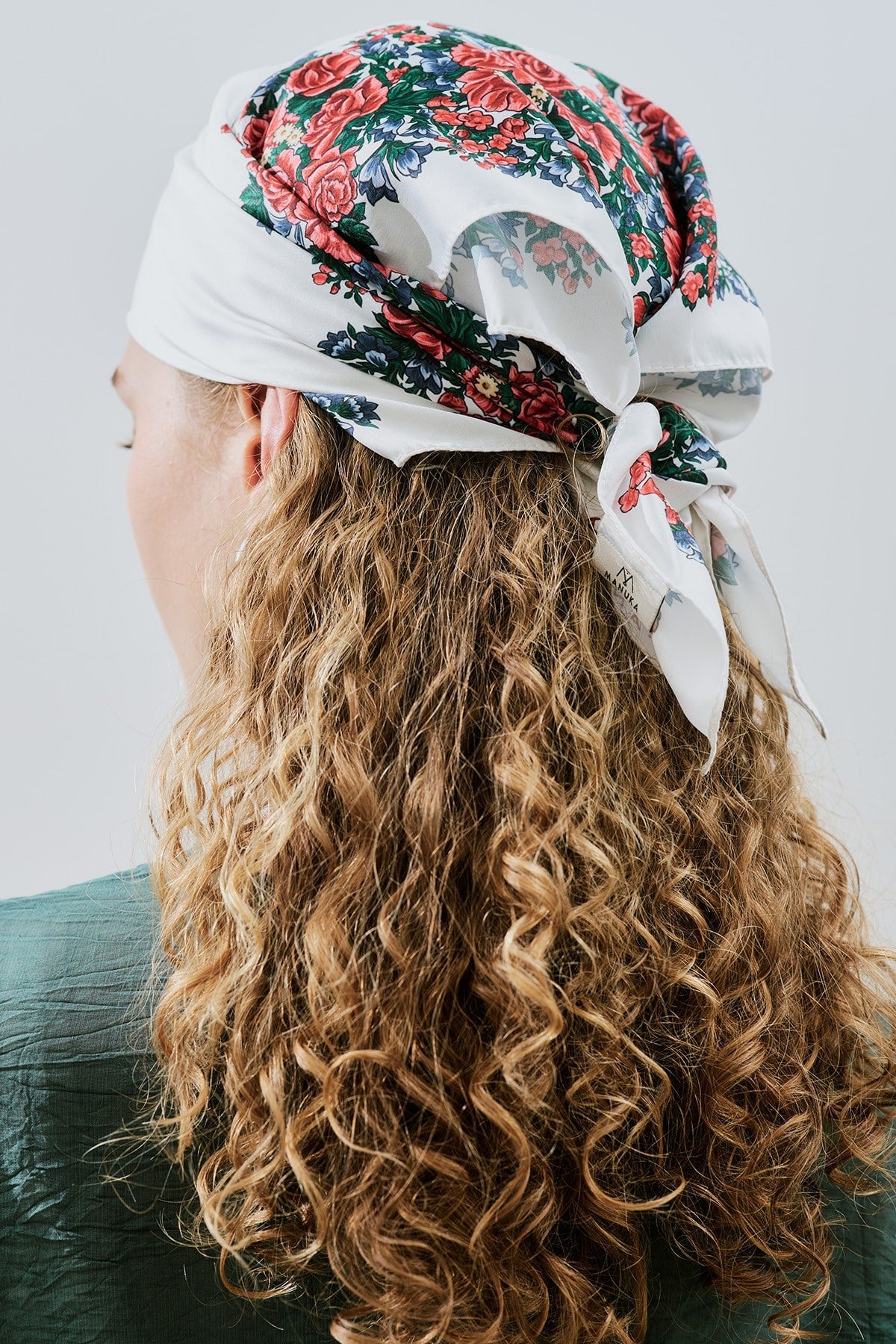 Patterned satin scarf dahlia
