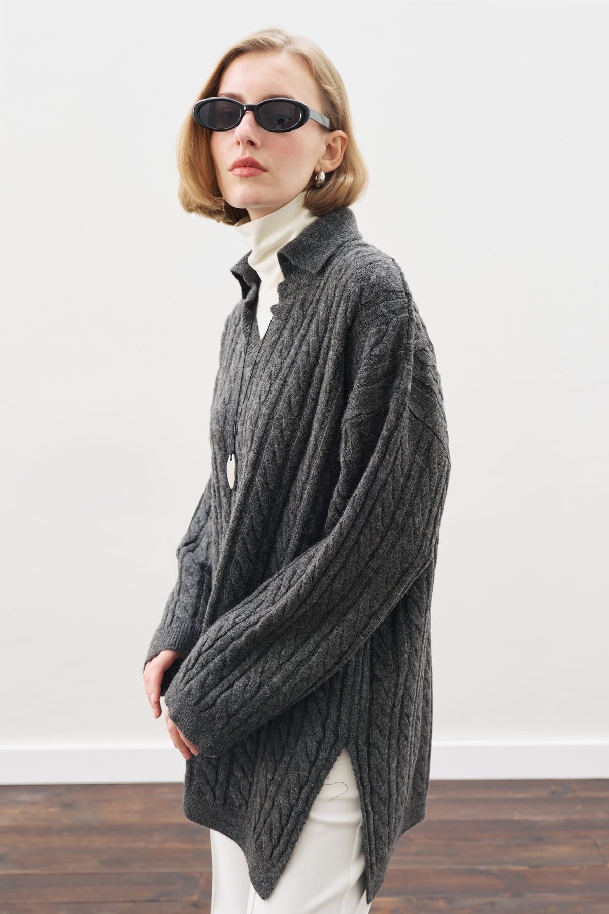 Collared hair knit sweater anthracite