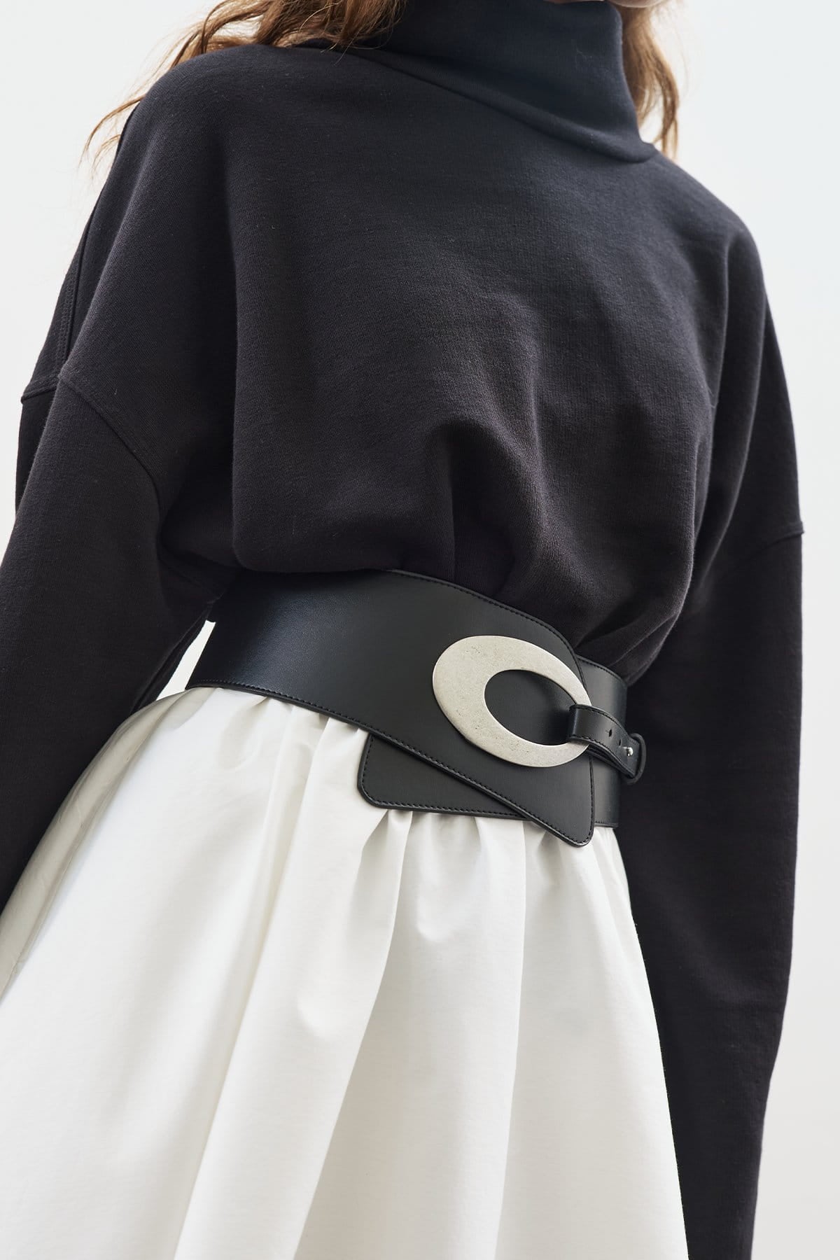 Wide buckle waist belt black