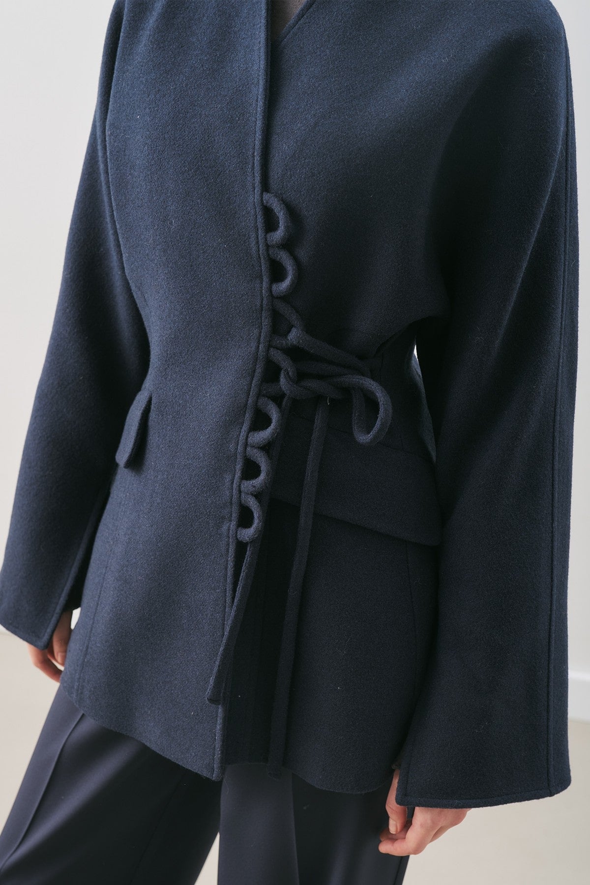 Aroa wool belt jacket navy blue