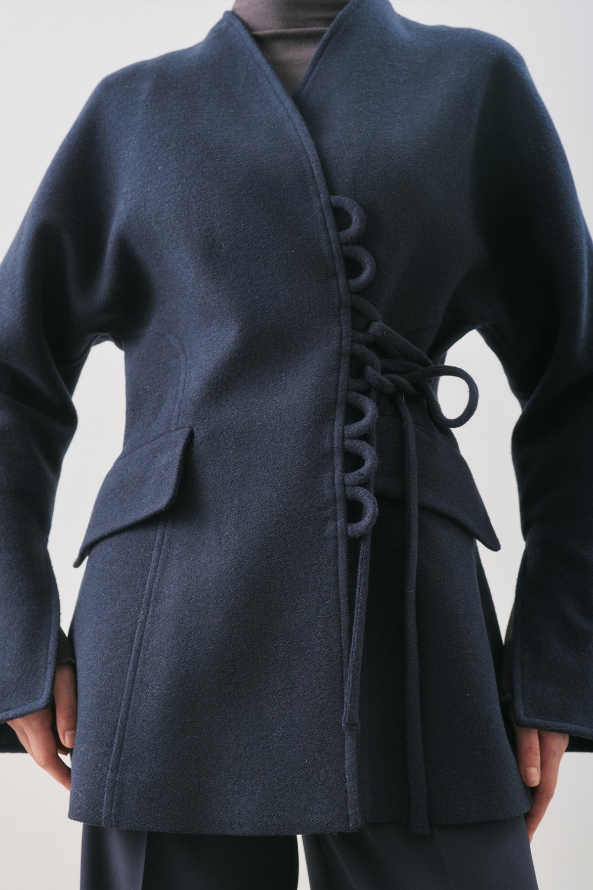 Aroa wool belt jacket navy blue