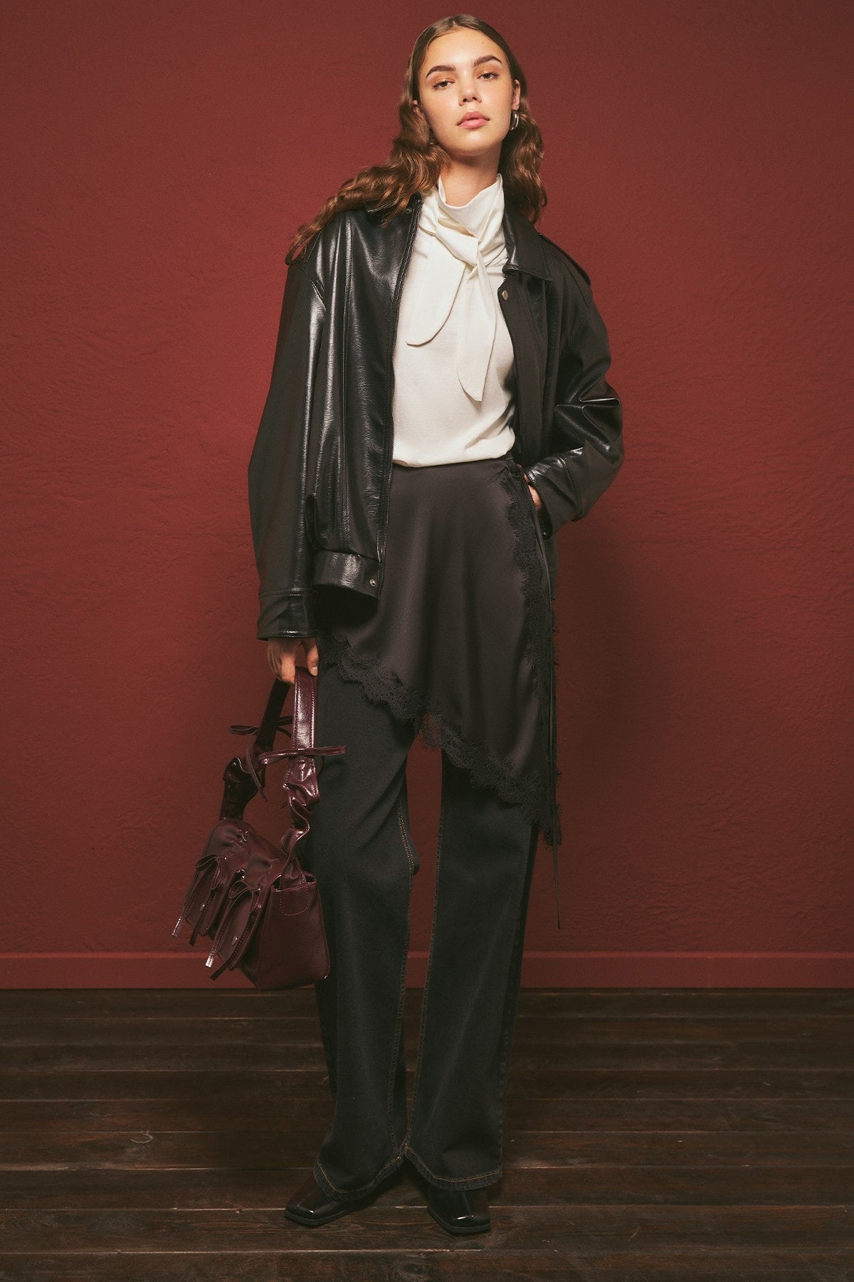 Black long wide-leg jeans
