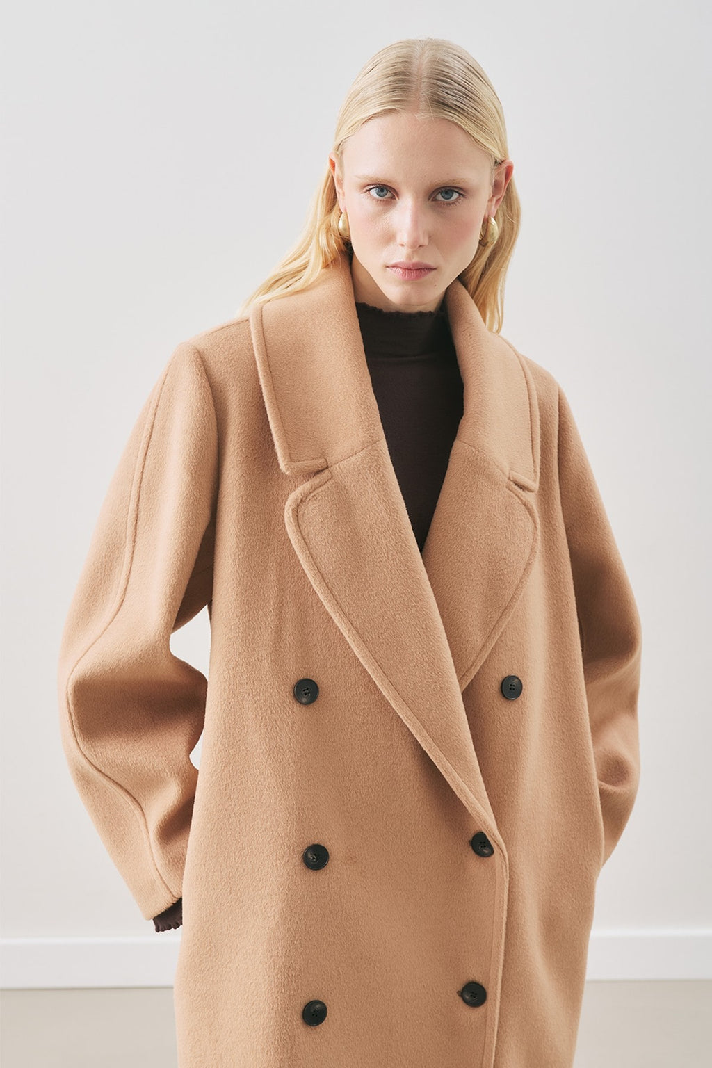 Milky brown double-breasted wool coat