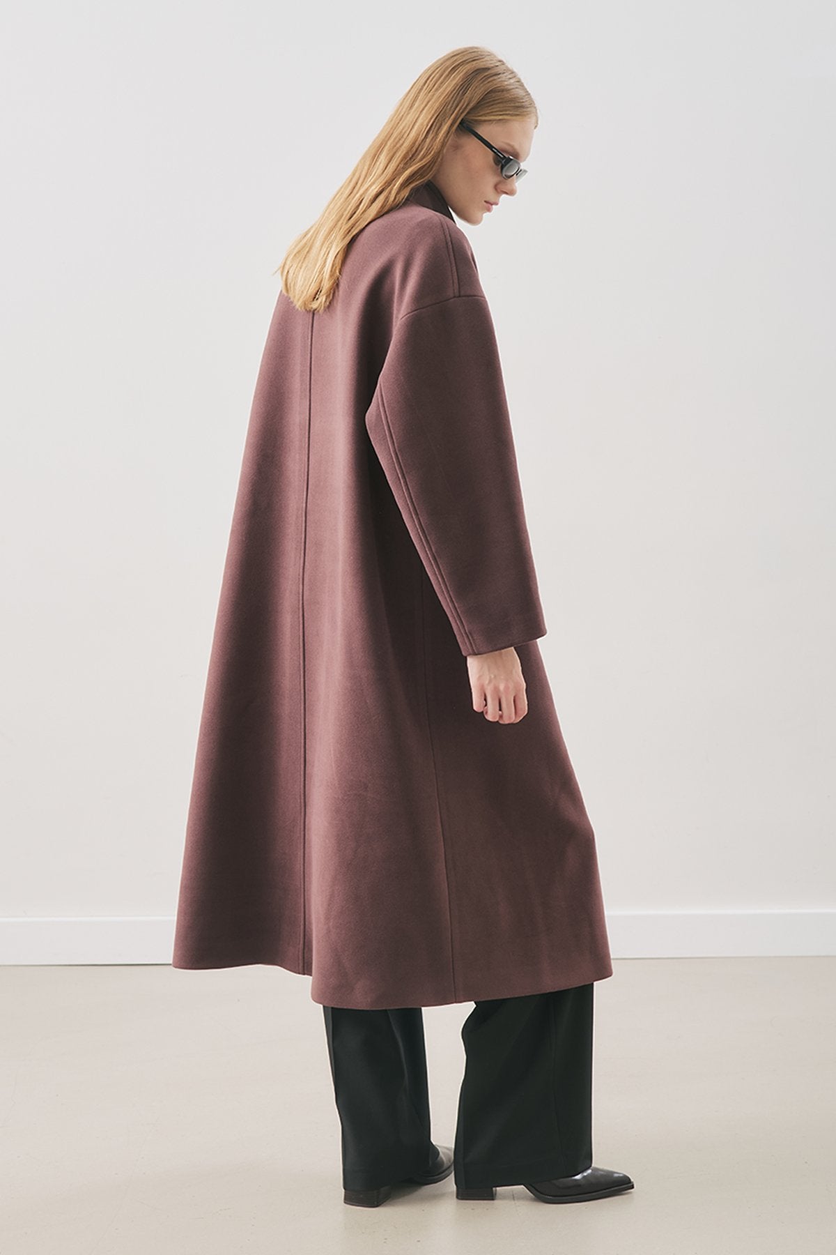 Soft cashmere scarf coat plum
