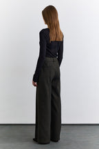 Khaki classic pleated fabric trousers