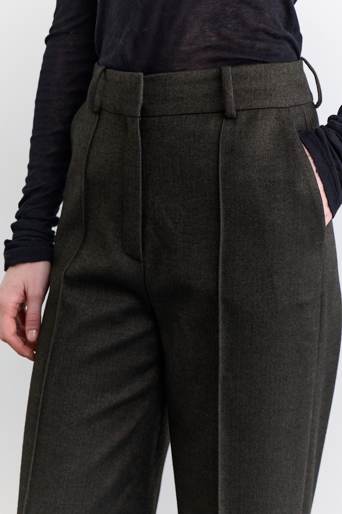 Khaki classic pleated fabric trousers
