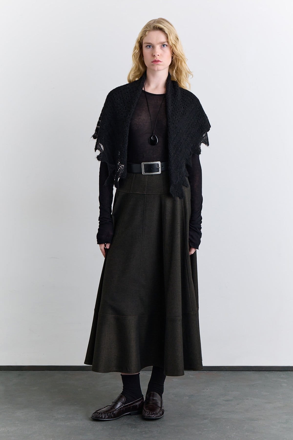 Wide skirt khaki with cup detail
