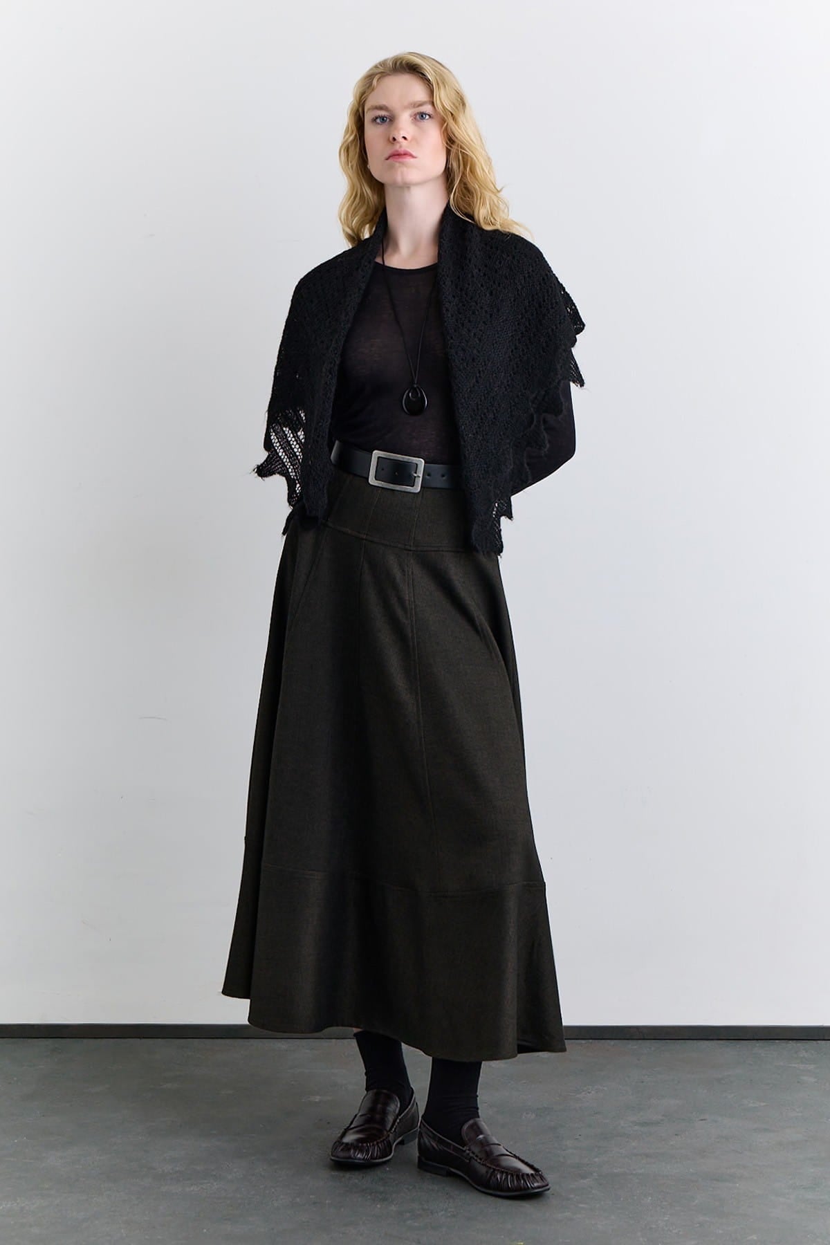 Wide skirt khaki with cup detail