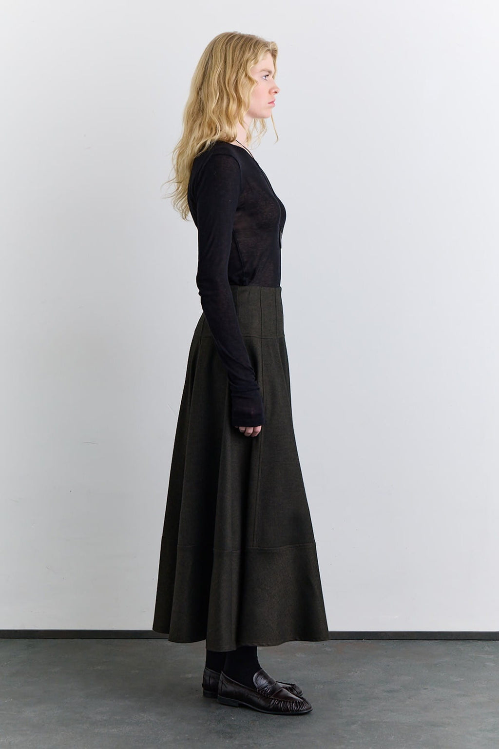 Wide skirt khaki with cup detail