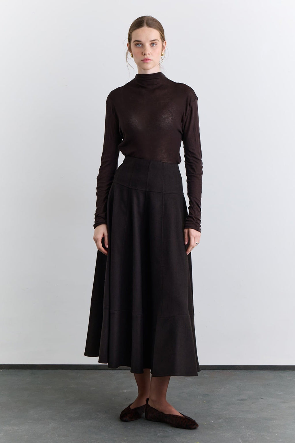 Wide skirt brown with cup detail