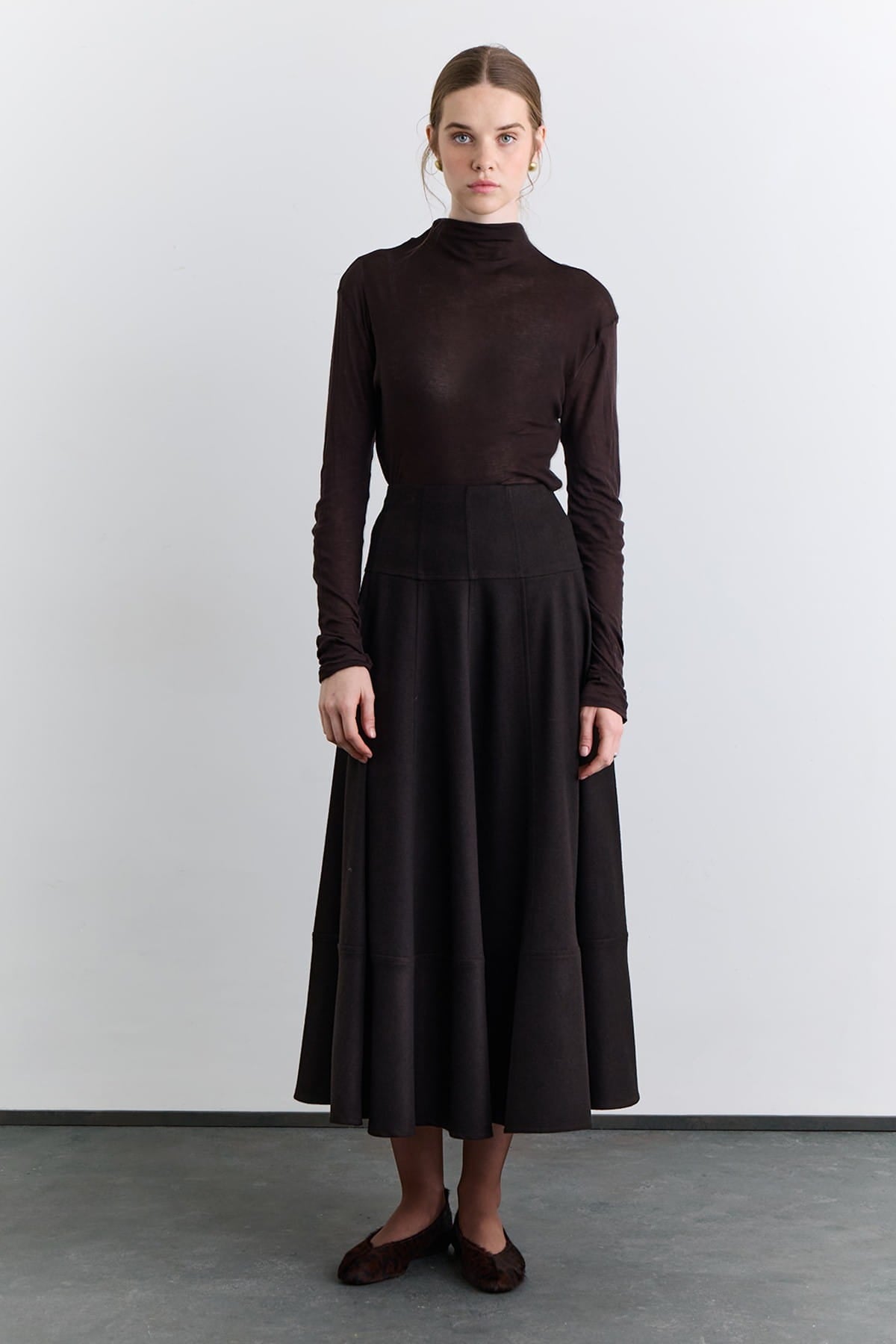 Wide skirt brown with cup detail
