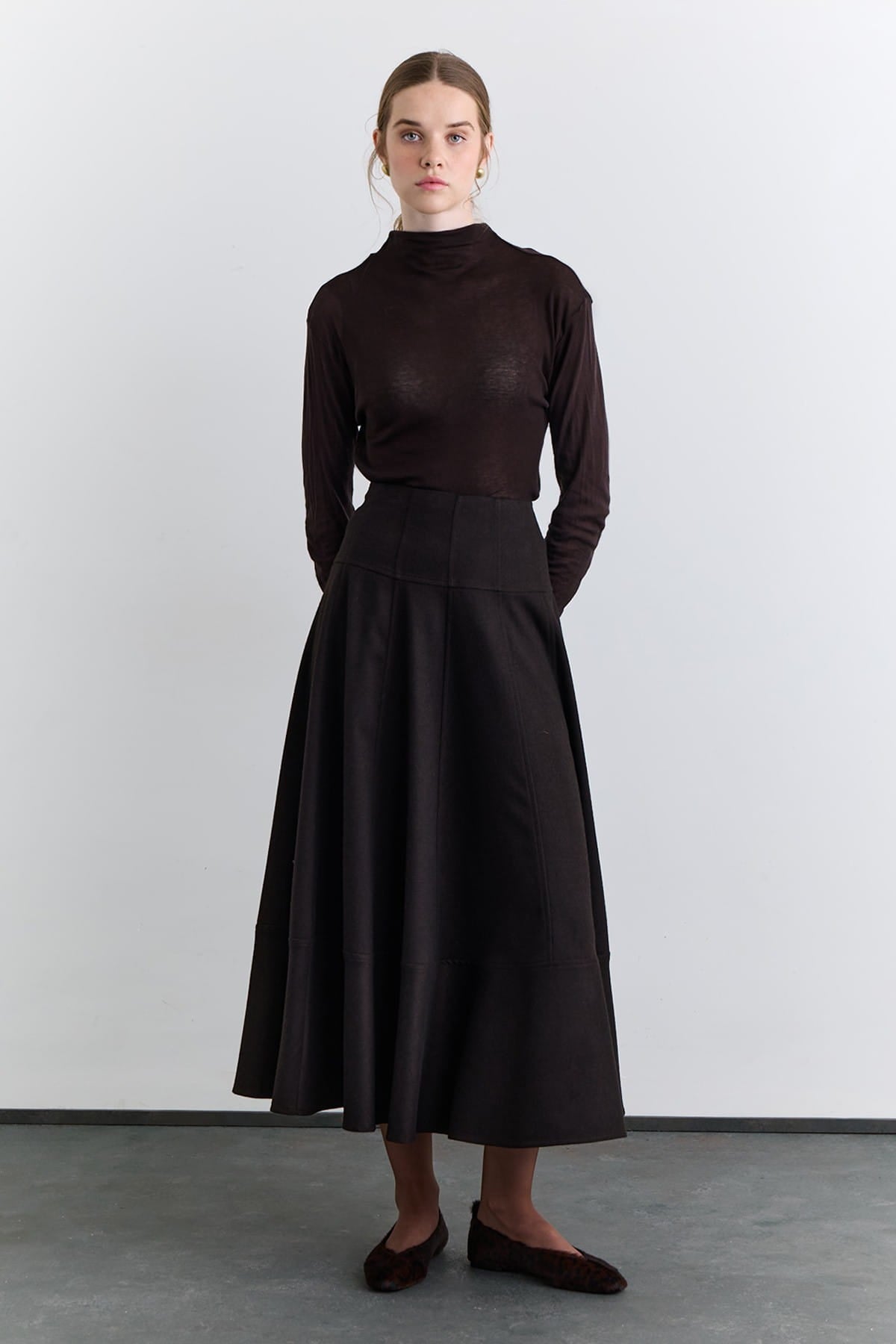 Wide skirt brown with cup detail