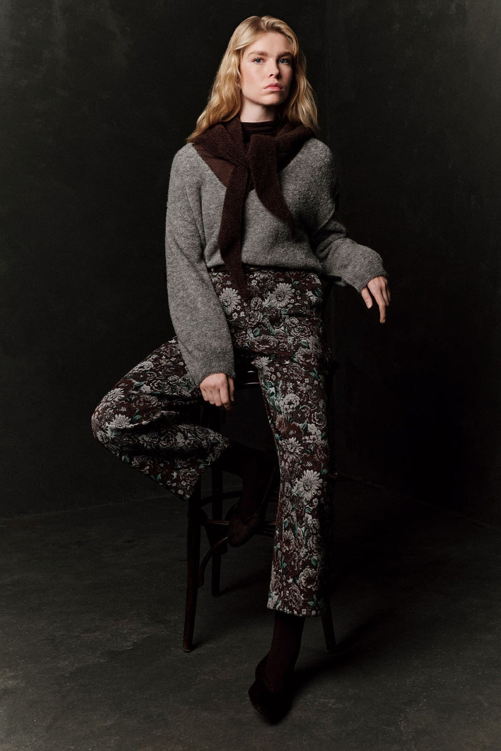 Jacquard patterned trousers brown