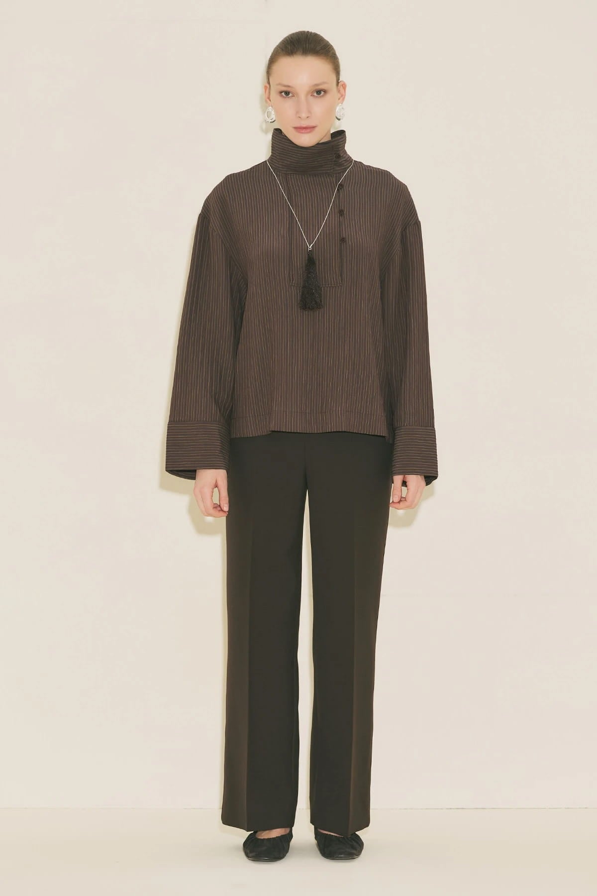 Wide Collar Striped Blouse Brown
