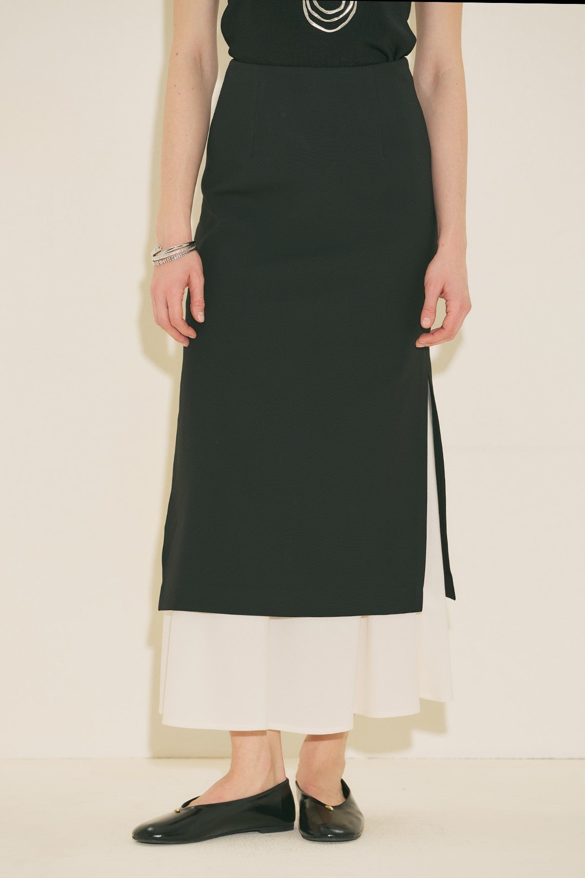 Crush fabric suit ecru