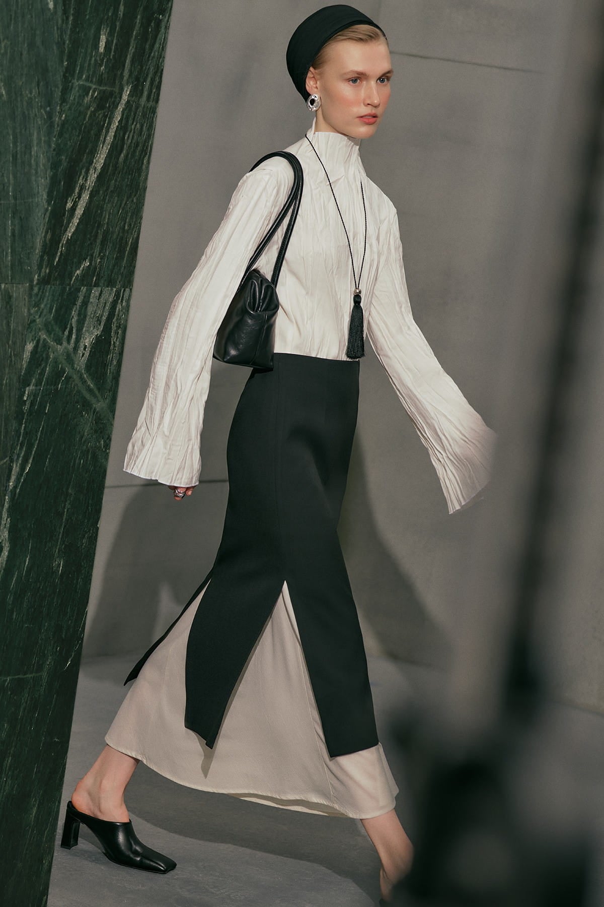 Crush fabric suit ecru