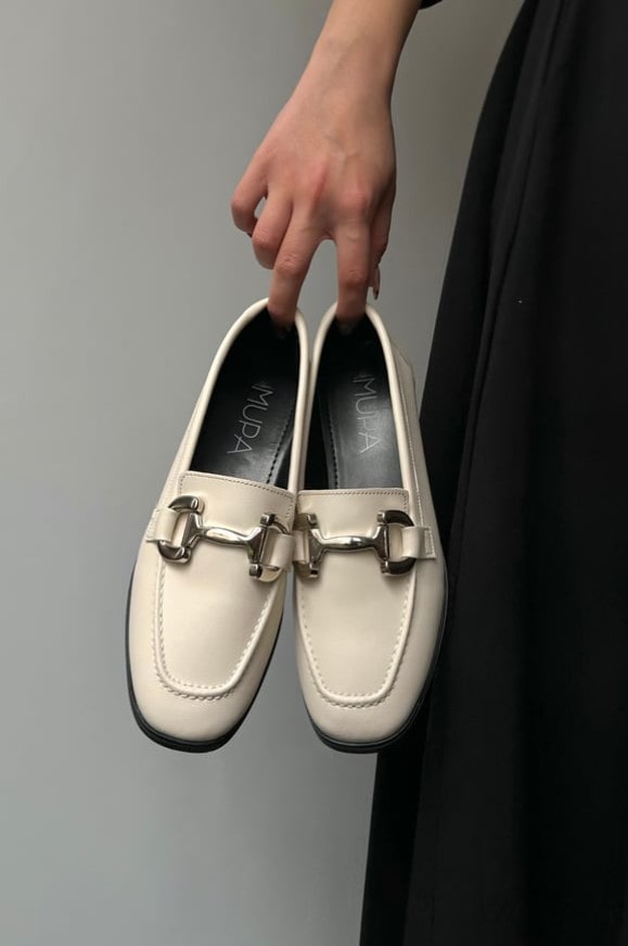 Beige buckle loafer