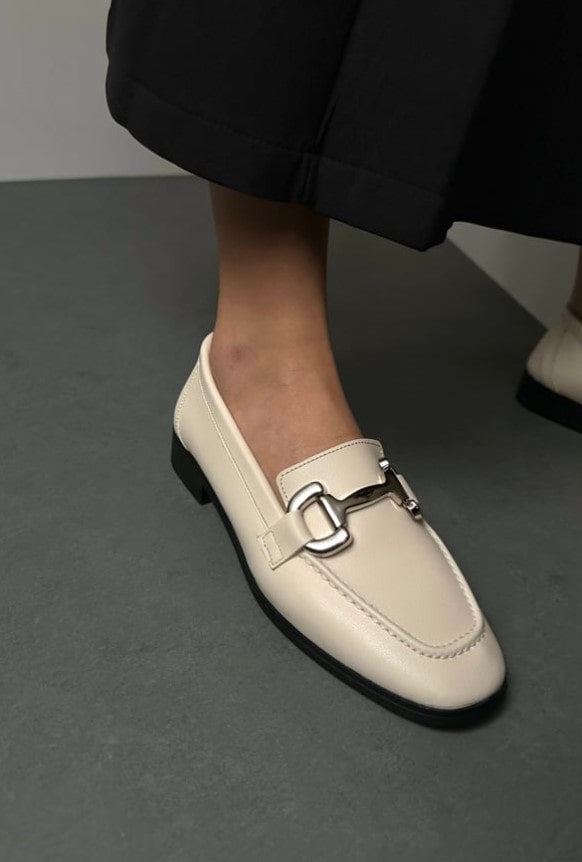 Beige buckle loafer