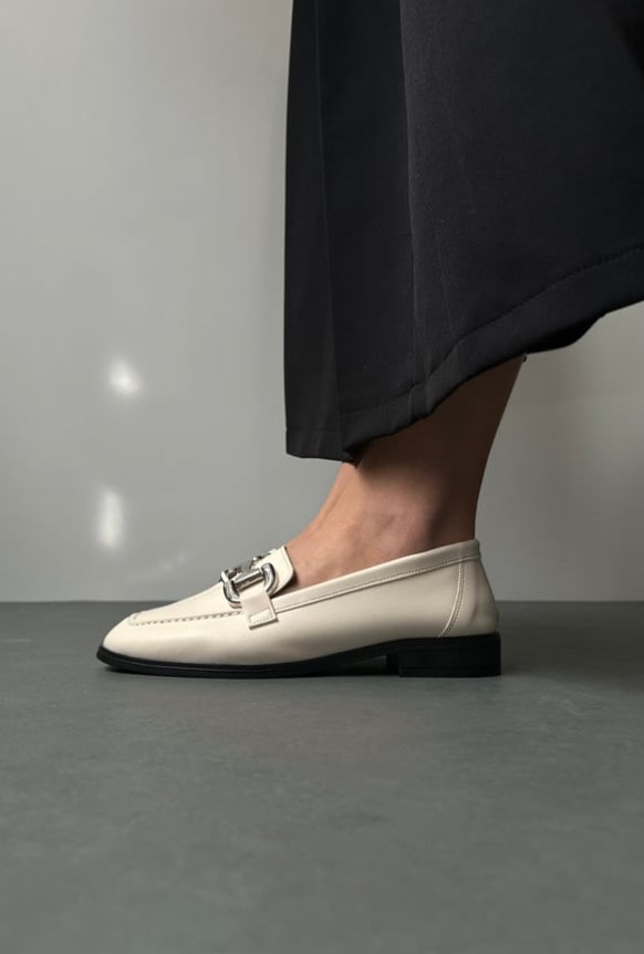 Beige buckle loafer