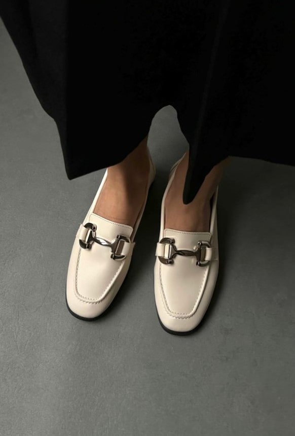 Beige buckle loafer