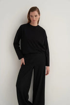 Black Basic Sweatshirt