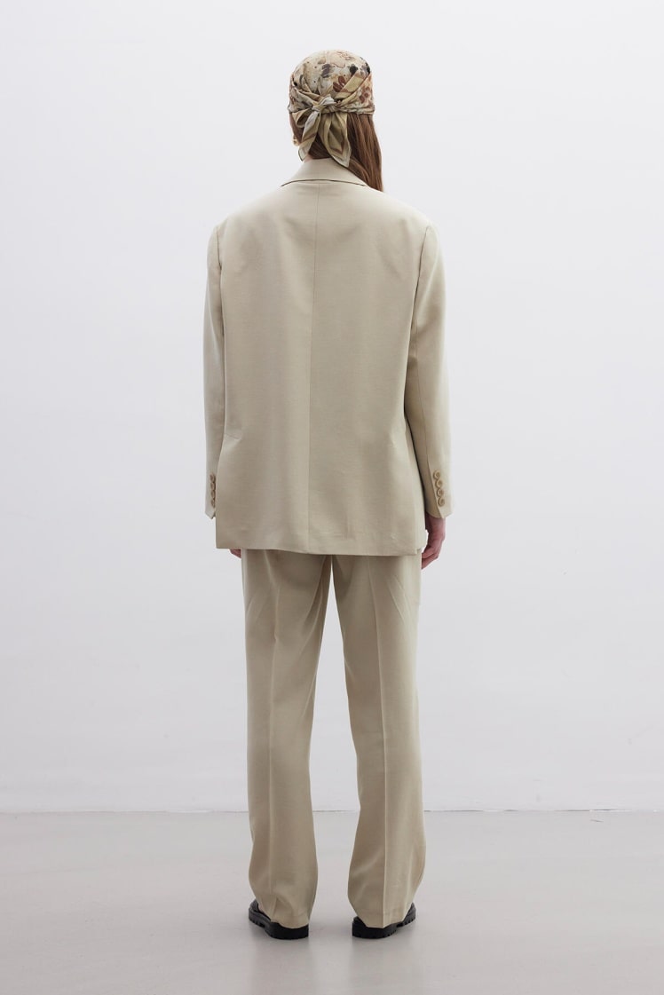 Oversize natural suit sand