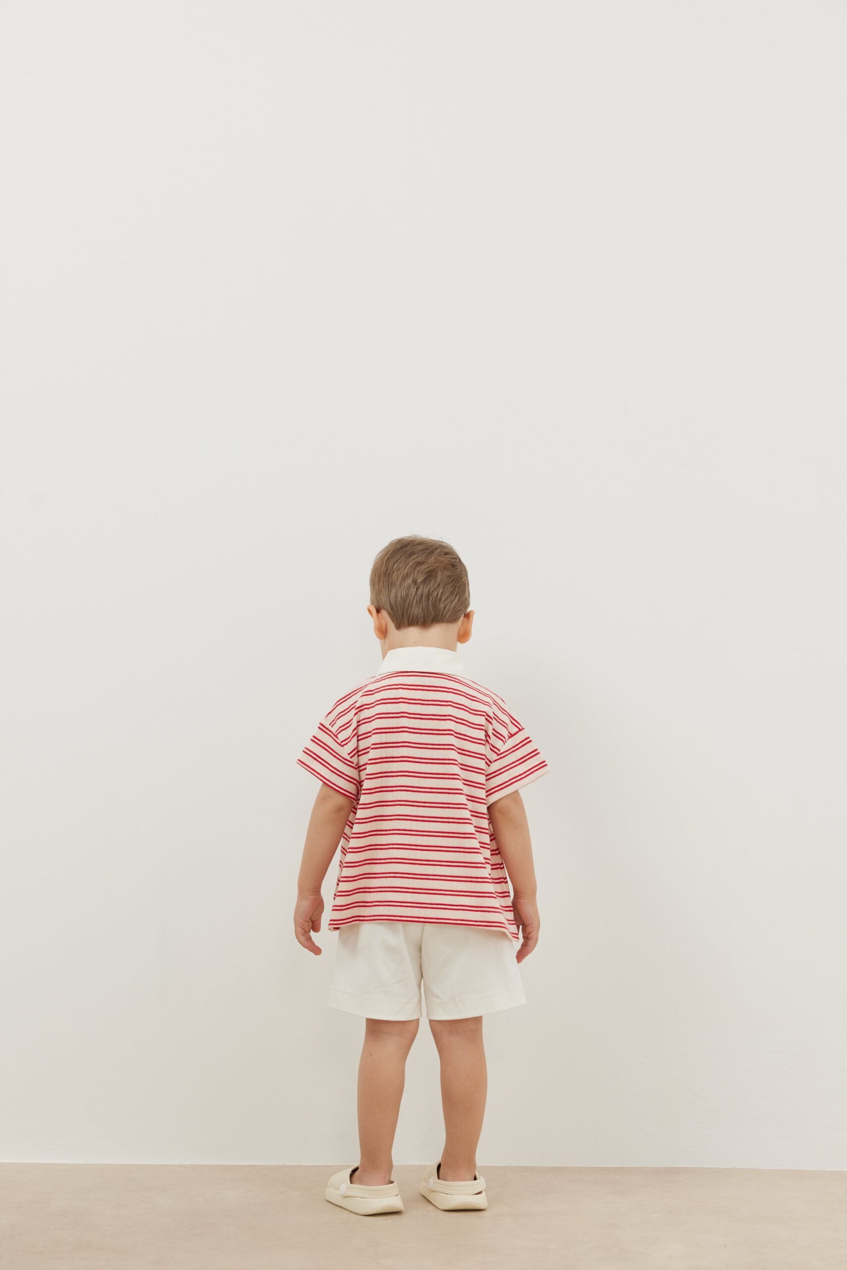 Thin striped red polo neck oversize t-shirt