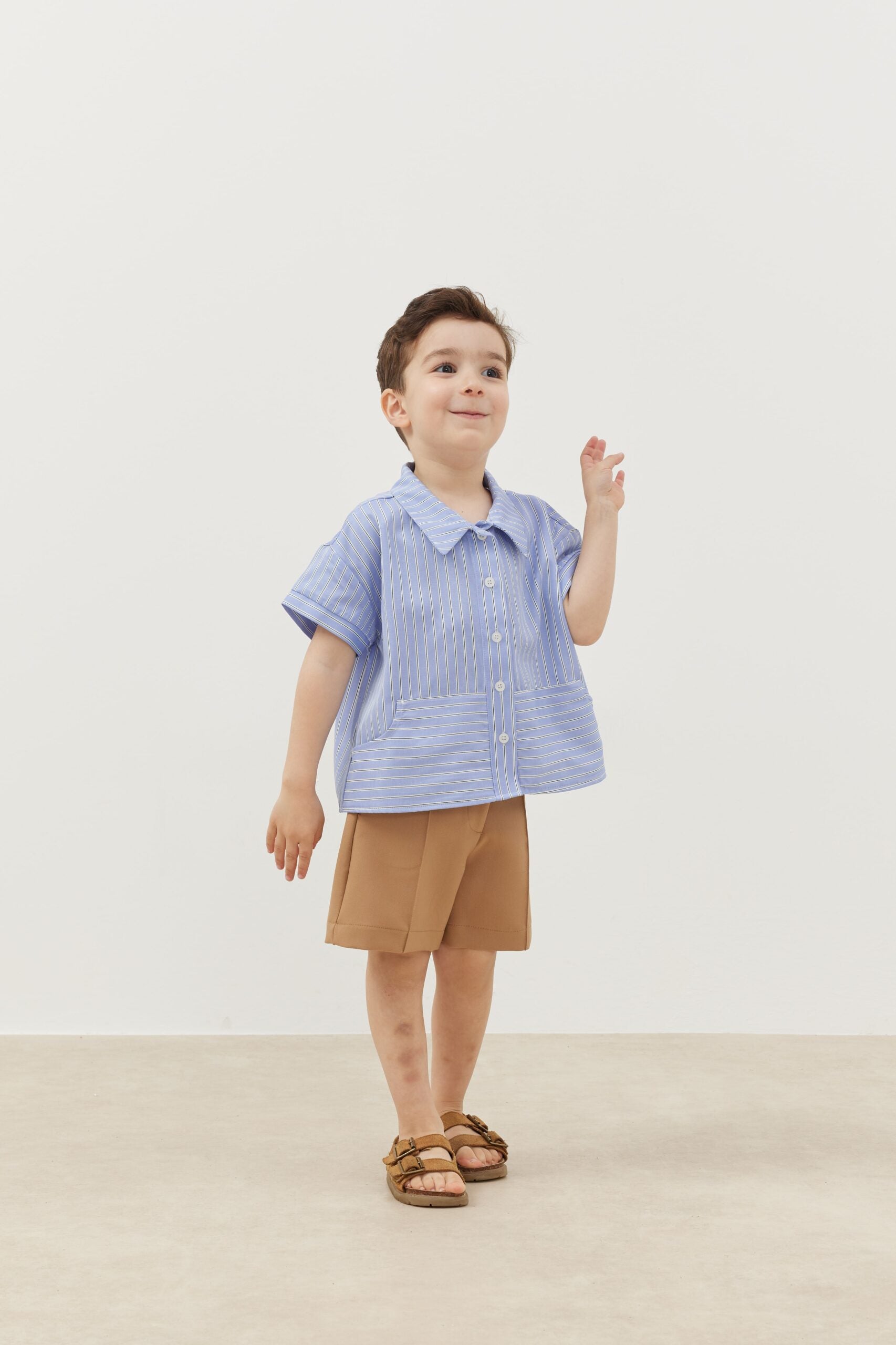 Kangaroo pocket shirt striped blue