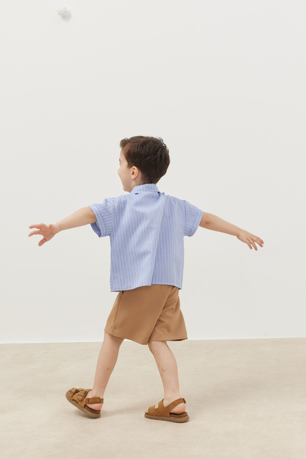 Kangaroo pocket shirt striped blue