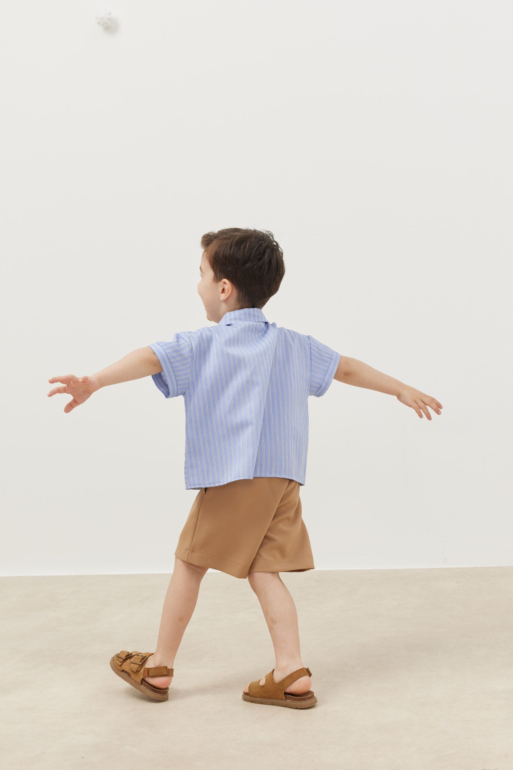 Kangaroo pocket shirt striped blue