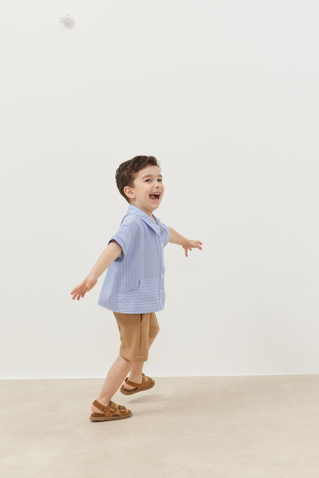 Kangaroo pocket shirt striped blue