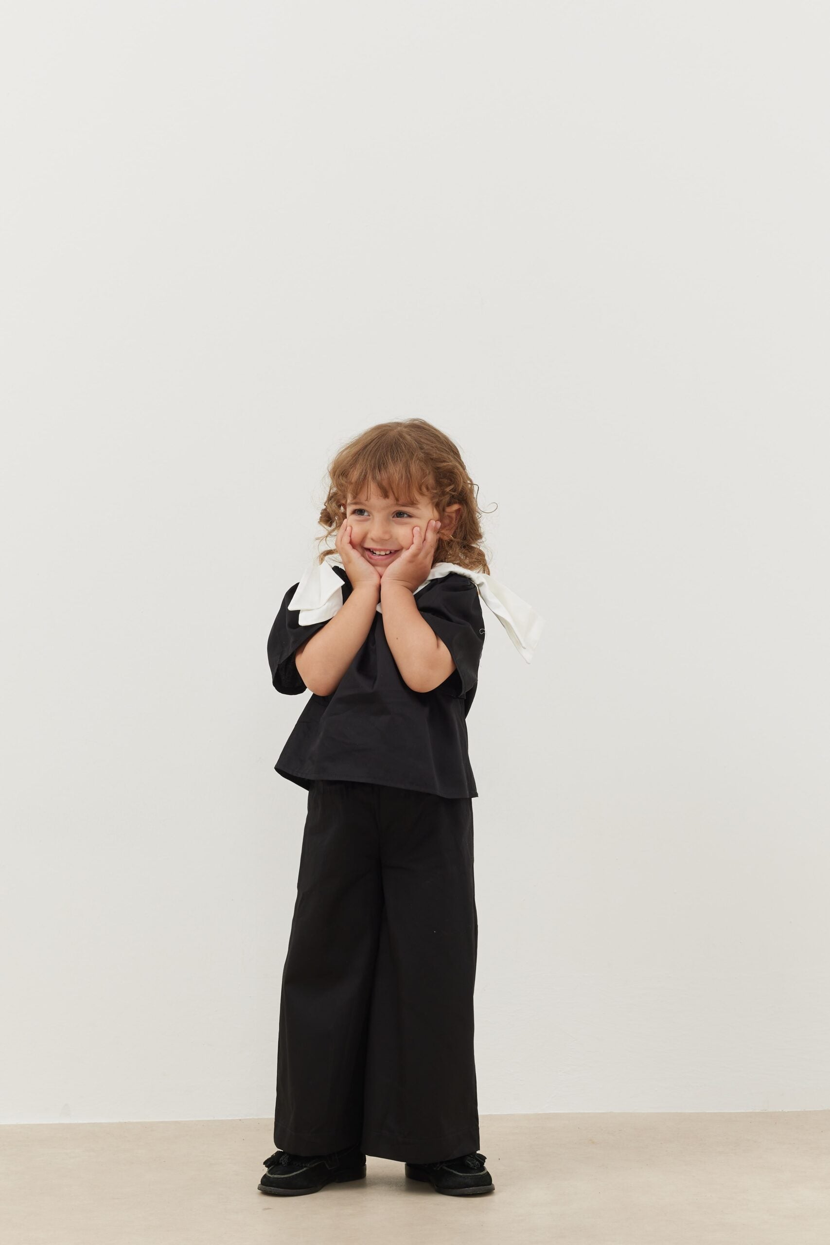 Ribbon suit black