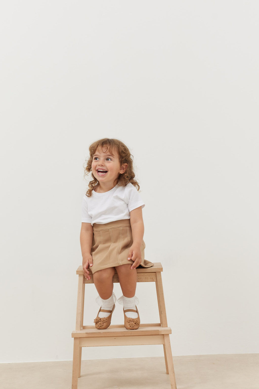 Pleated skirt beige