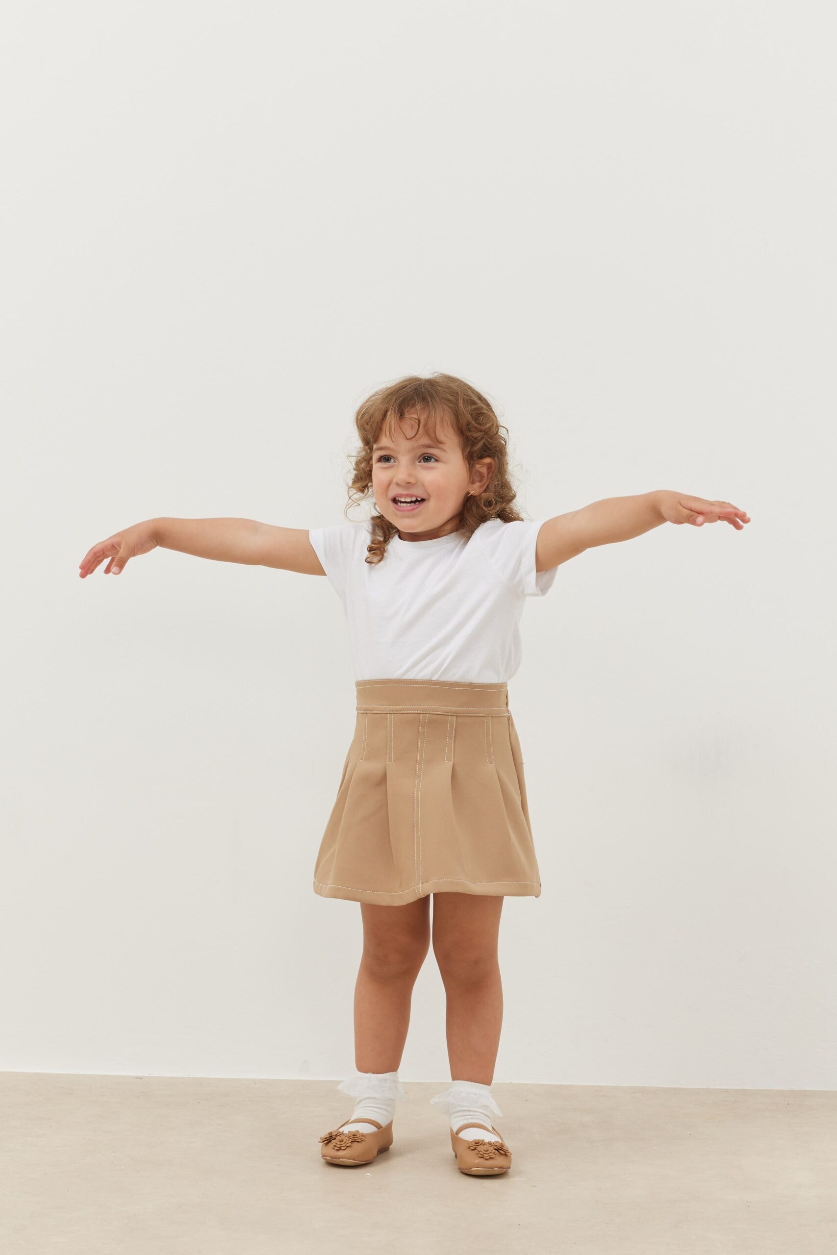 Pleated skirt beige