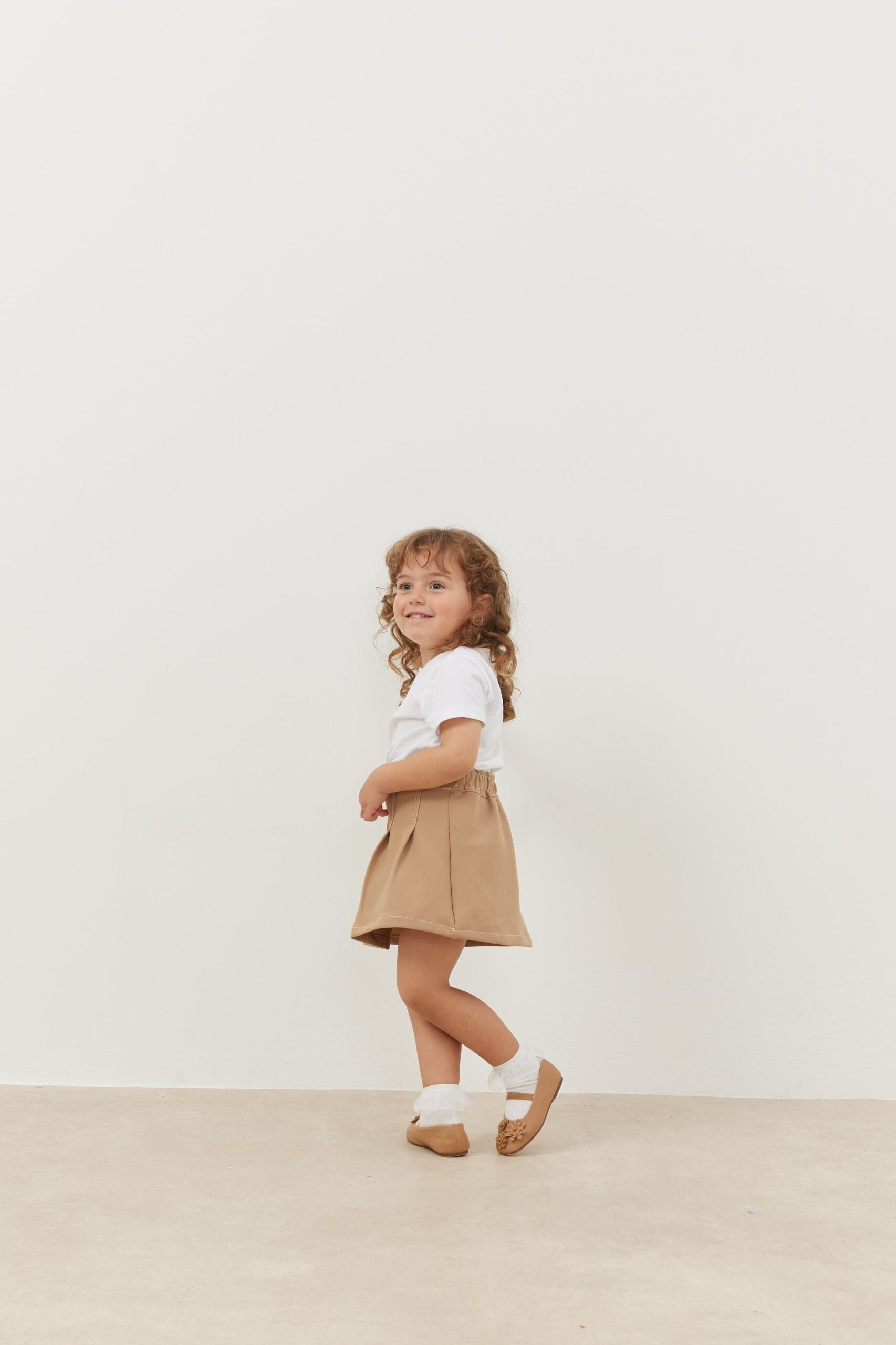 Pleated skirt beige
