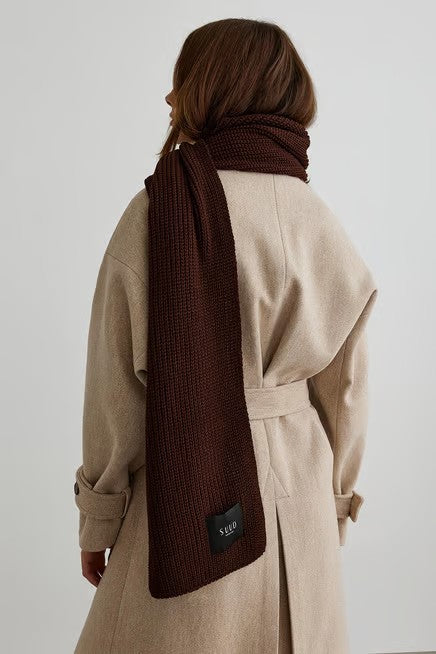 Bitter brown plain knitted knitwear scarf