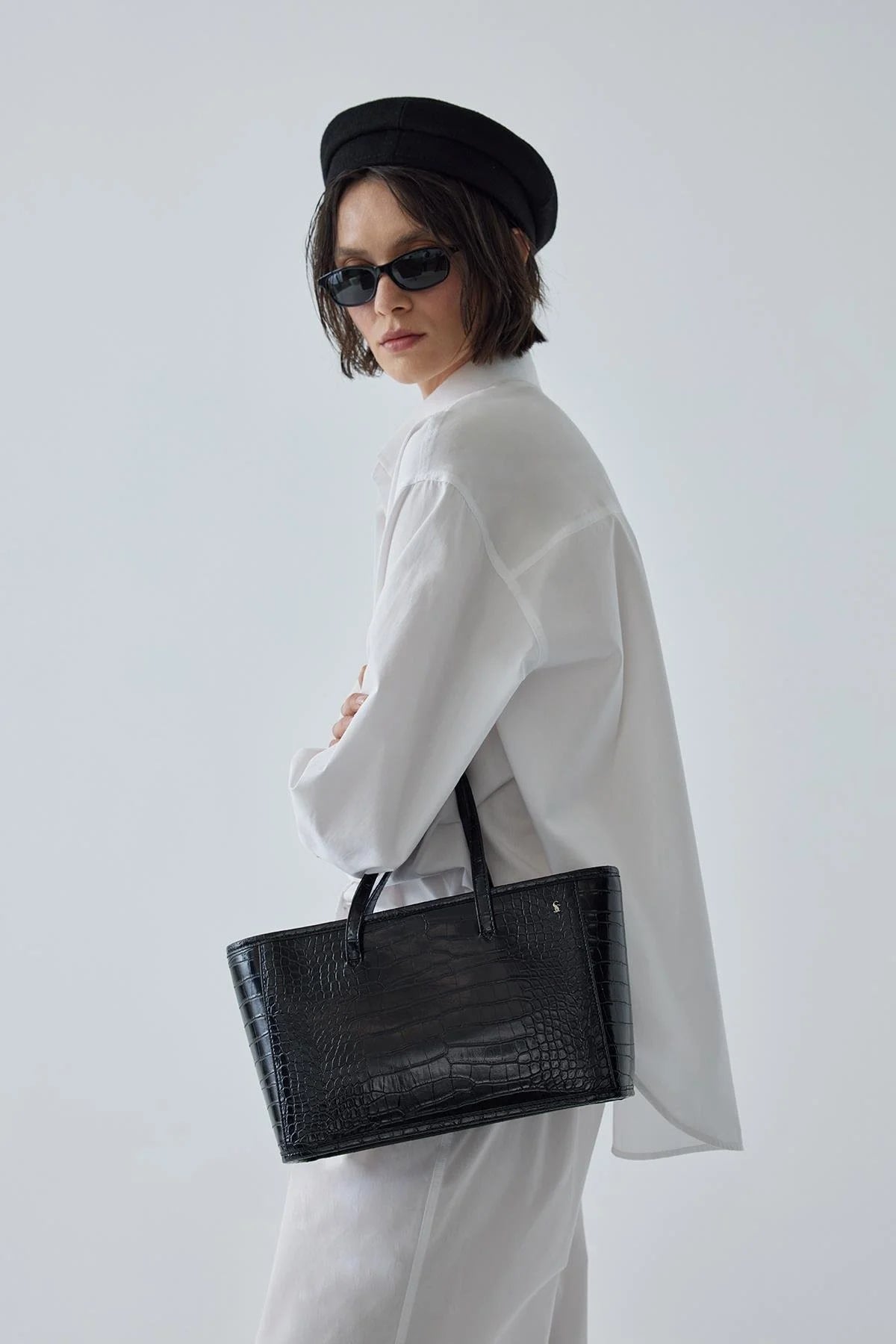 White basic oversize suit