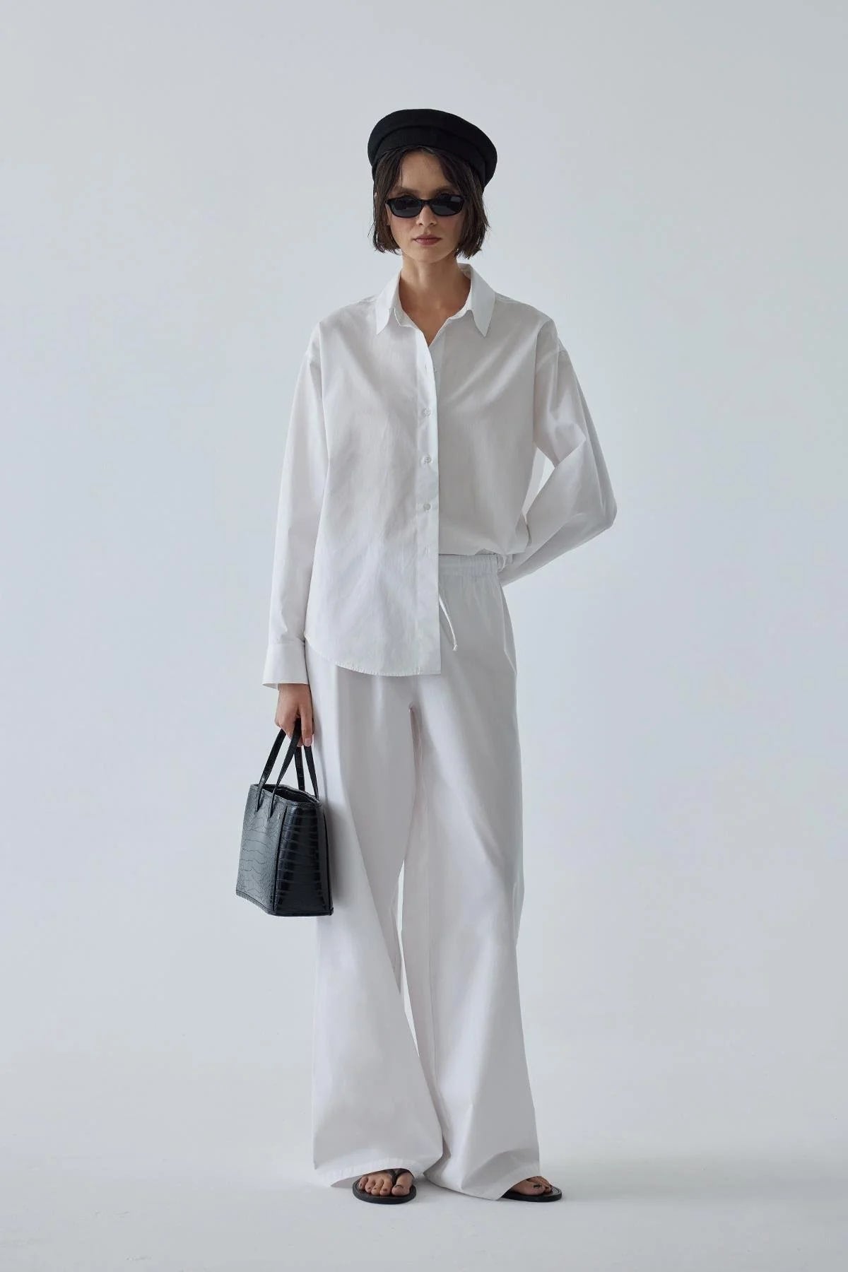 White basic oversize suit