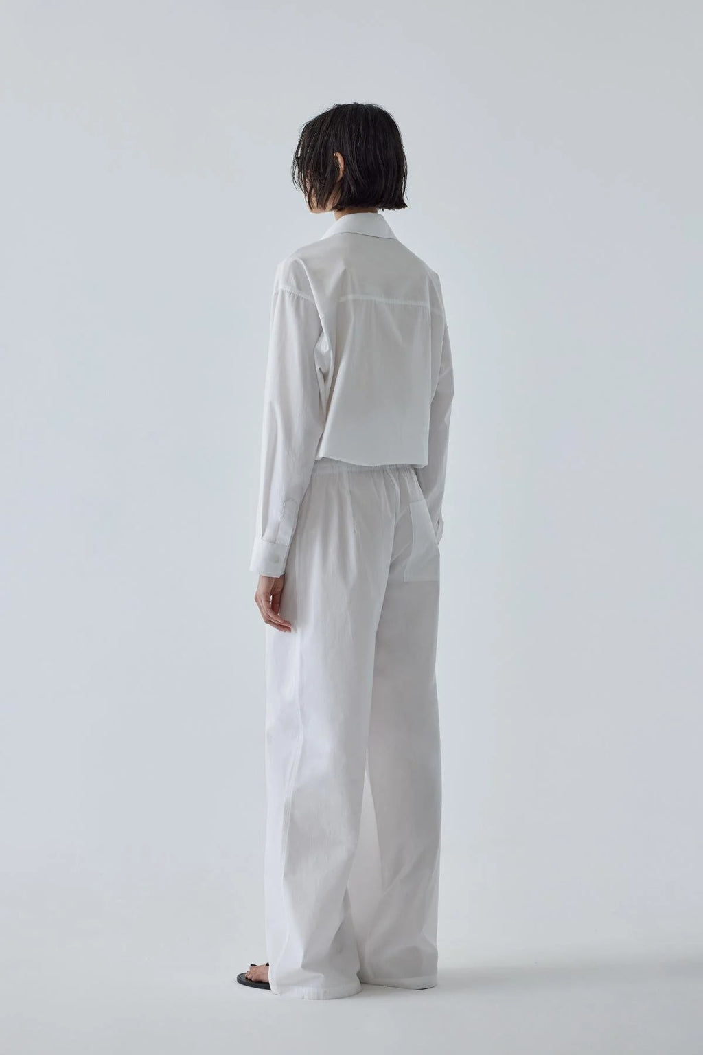 White basic oversize suit