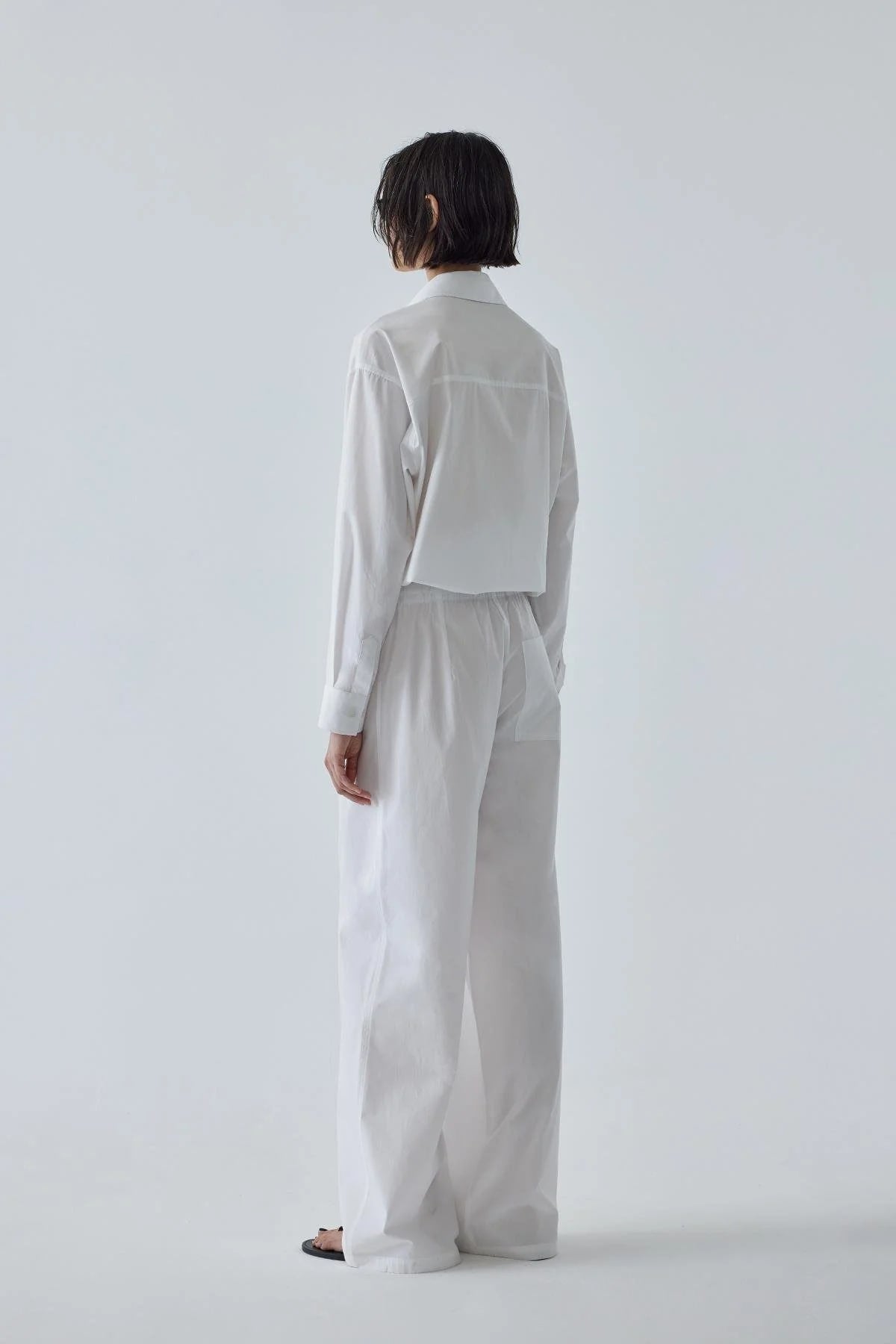 White basic oversize suit