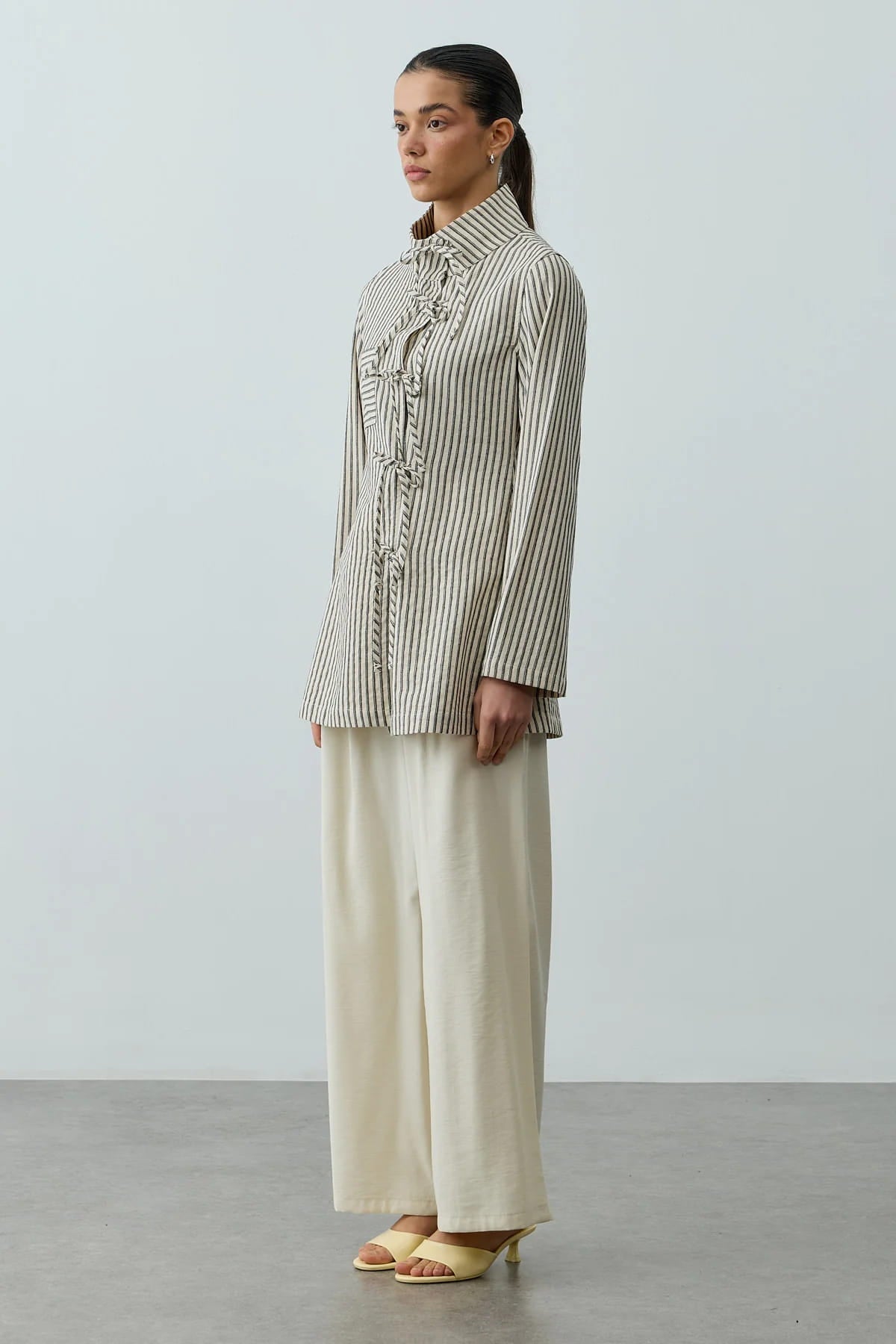 Natural striped tie-up shirt