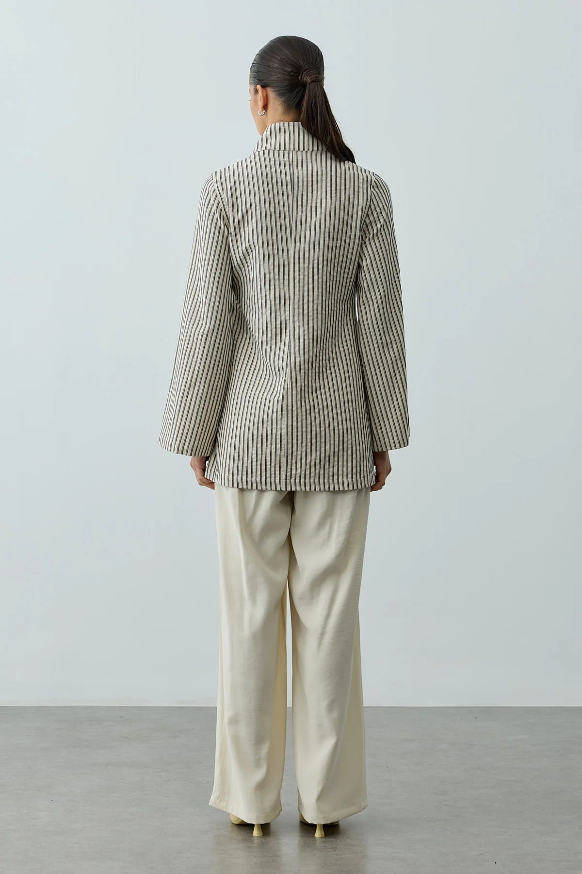 Natural striped tie-up shirt