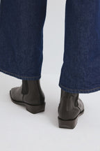 Dark brown square-toe elastic boots