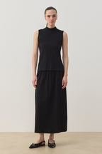 Black skirt lining
