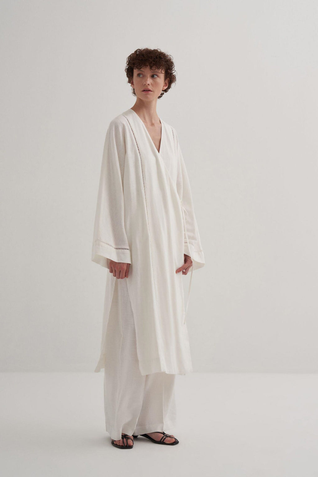 Linen Scallop Kimono Ecru