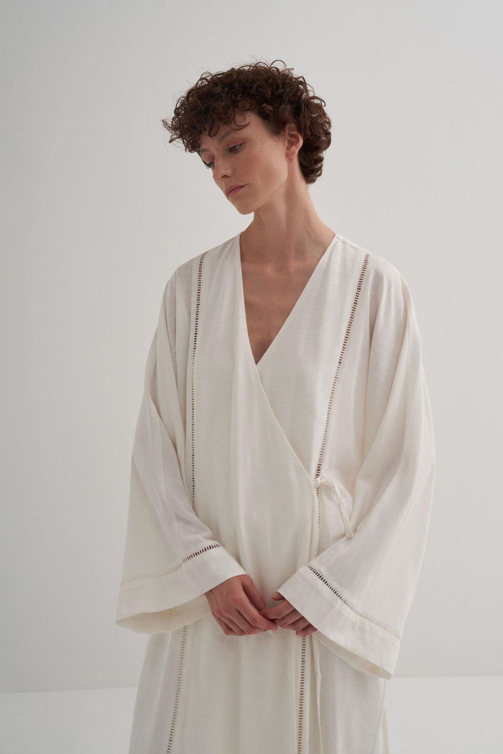 Linen Scallop Kimono Ecru