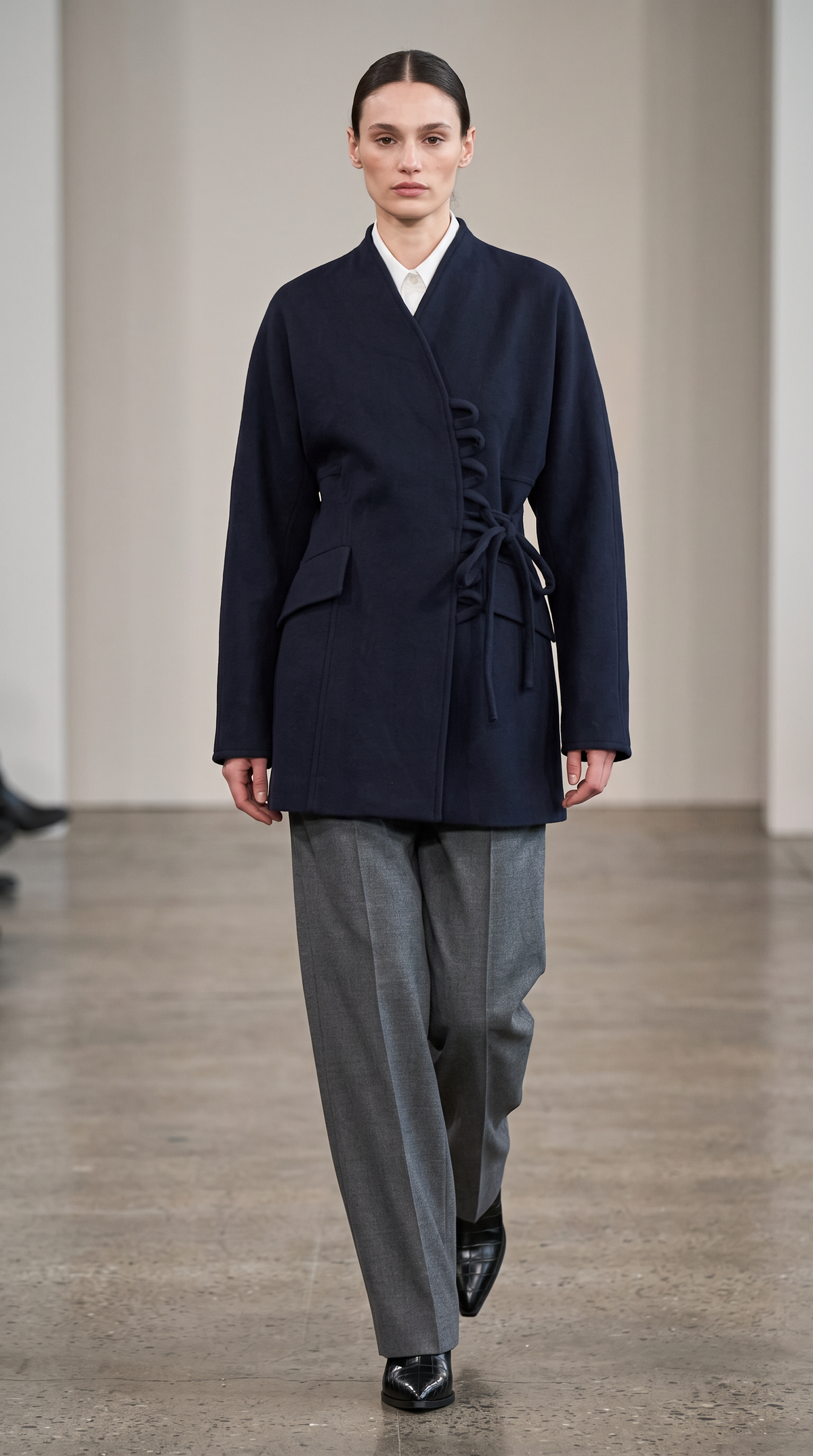 Aroa wool belt jacket navy blue