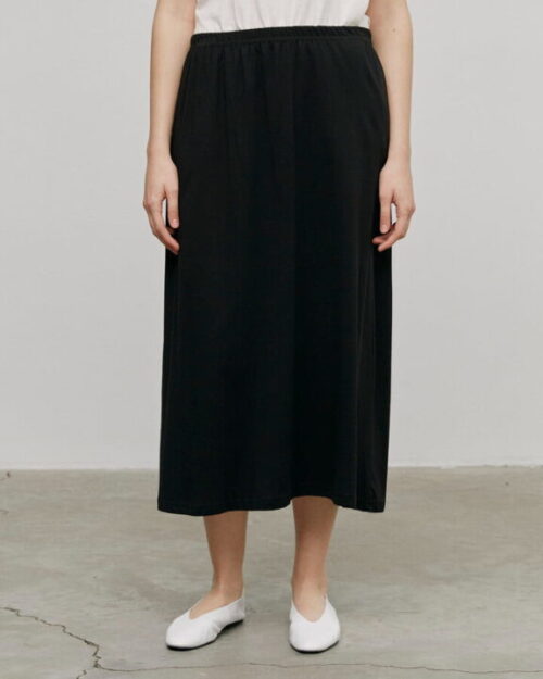 Black skirt lining