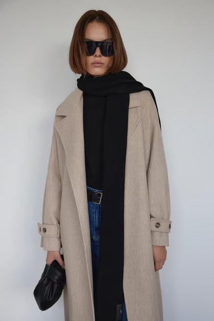 Black skinny scarf